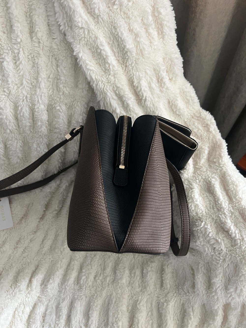NWT GUESS Textured Purse and Wallet Set - Picture 11 of 14